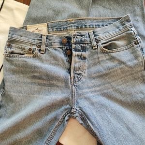 Hollister Men's Jeans. Size 29x32. Boot Cut